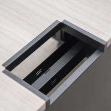 Consola Profesional para Monitoreo o Computo | Ranura para Base de Monitores | Microperforaciones | Luces LED Decorativas | Toma