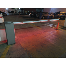 Barrera vehicular derecha / Soporta brazo de hasta 5.5 m / Final de carrera ajustable por programación / Movimiento fluido / Di