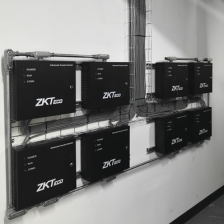 Controlador de Acceso / 1 PUERTA / Funcion ADMS PUSH Incluida / Alta Seguridad / 3 Años de Garantía / Biometría Integrada / 2