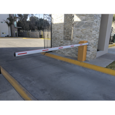 Barrera vehicular derecha / Soporta brazo de hasta 3 m / Apertura en 1.5 s /Final de carrera ajustable por programación / Movim