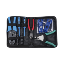 Juego de Herramientas y Accesorios, para Instalación de Sistema Solar. Incluye: Pinzas (3), Desarmadores (2), Llaves (2) y Acce