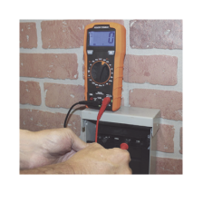 Multímetro Digital con Selección Manual Rango 600V CAT III con Protección de Alerta LED del Cable de Prueba